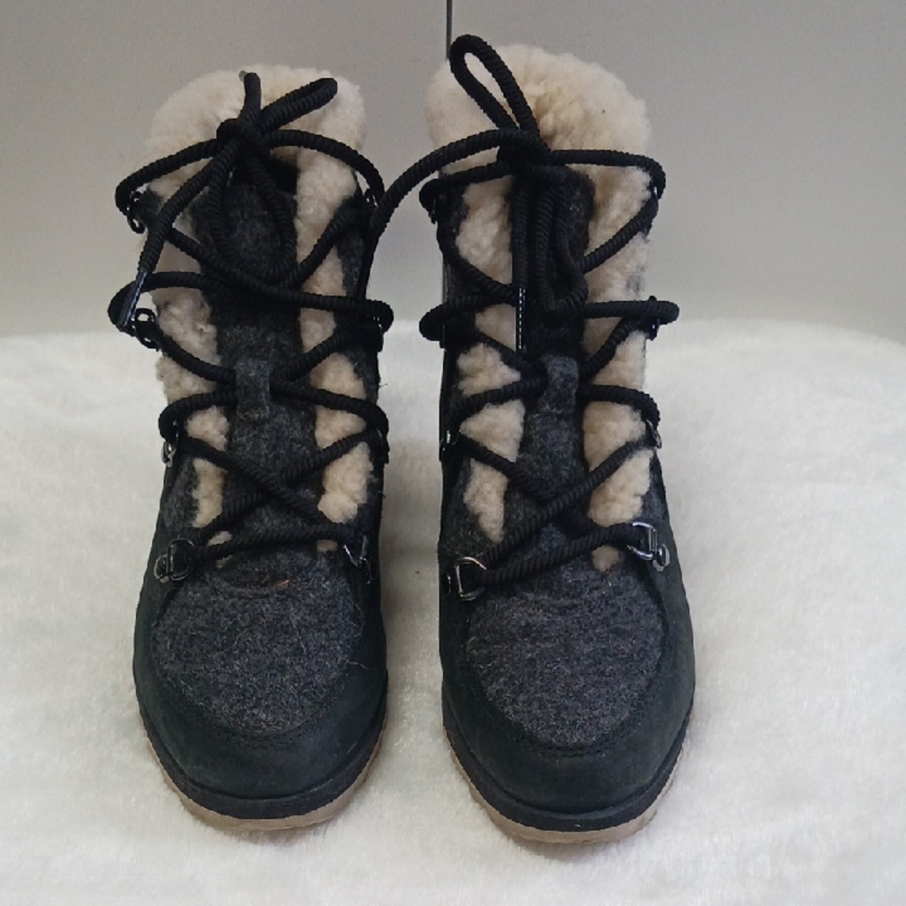 Sorel Black and Gray Winter Boots with Cream Lining